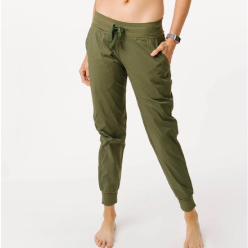 Zyia trail joggers NWT